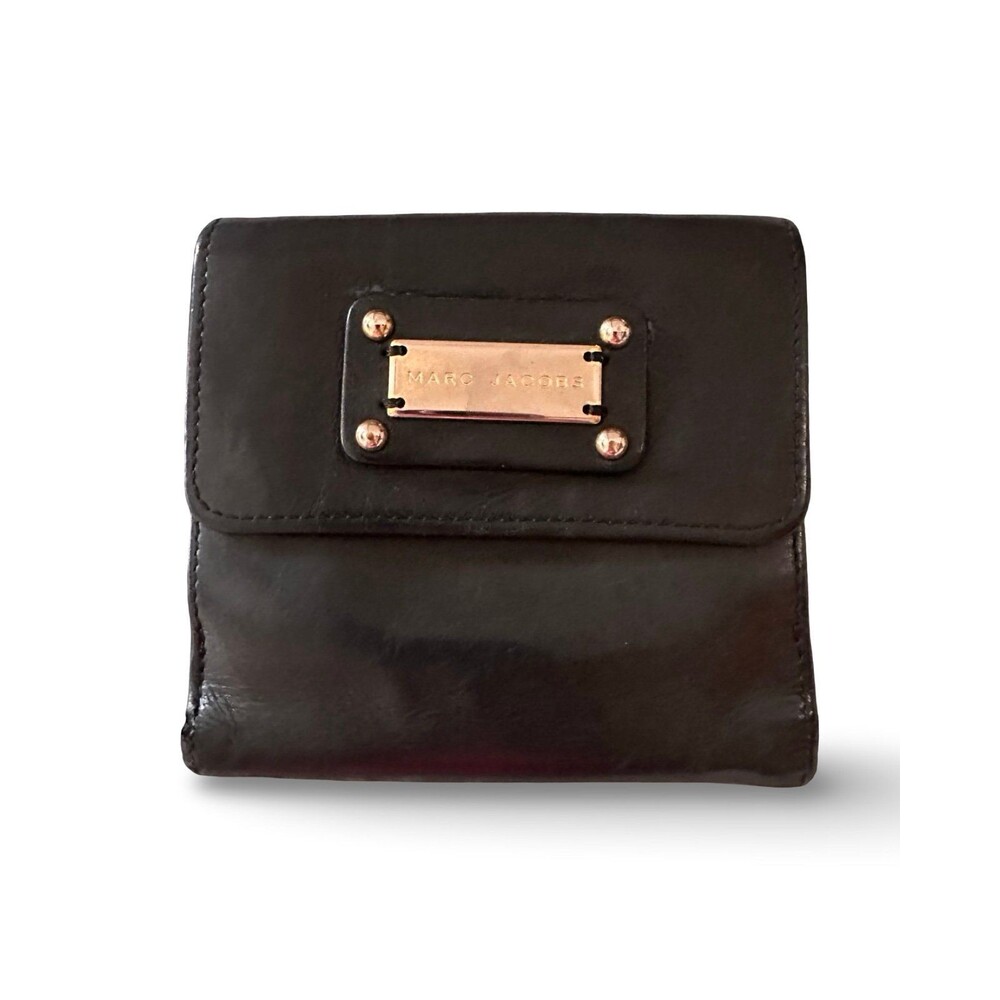 Marc Jacobs Vintage Black Smooth Leather Compact Bifold Wallet - Gold Logo Plate
